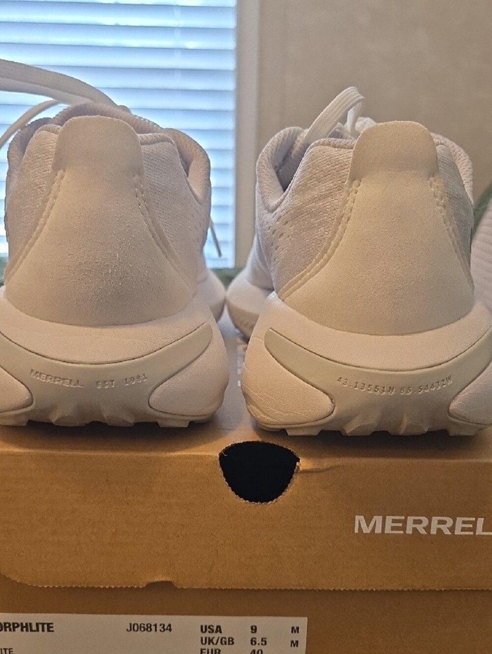 Merrell Women's White Morphlite White & Gray Athletic Sneakers Size 9 - Picture 4 of 9